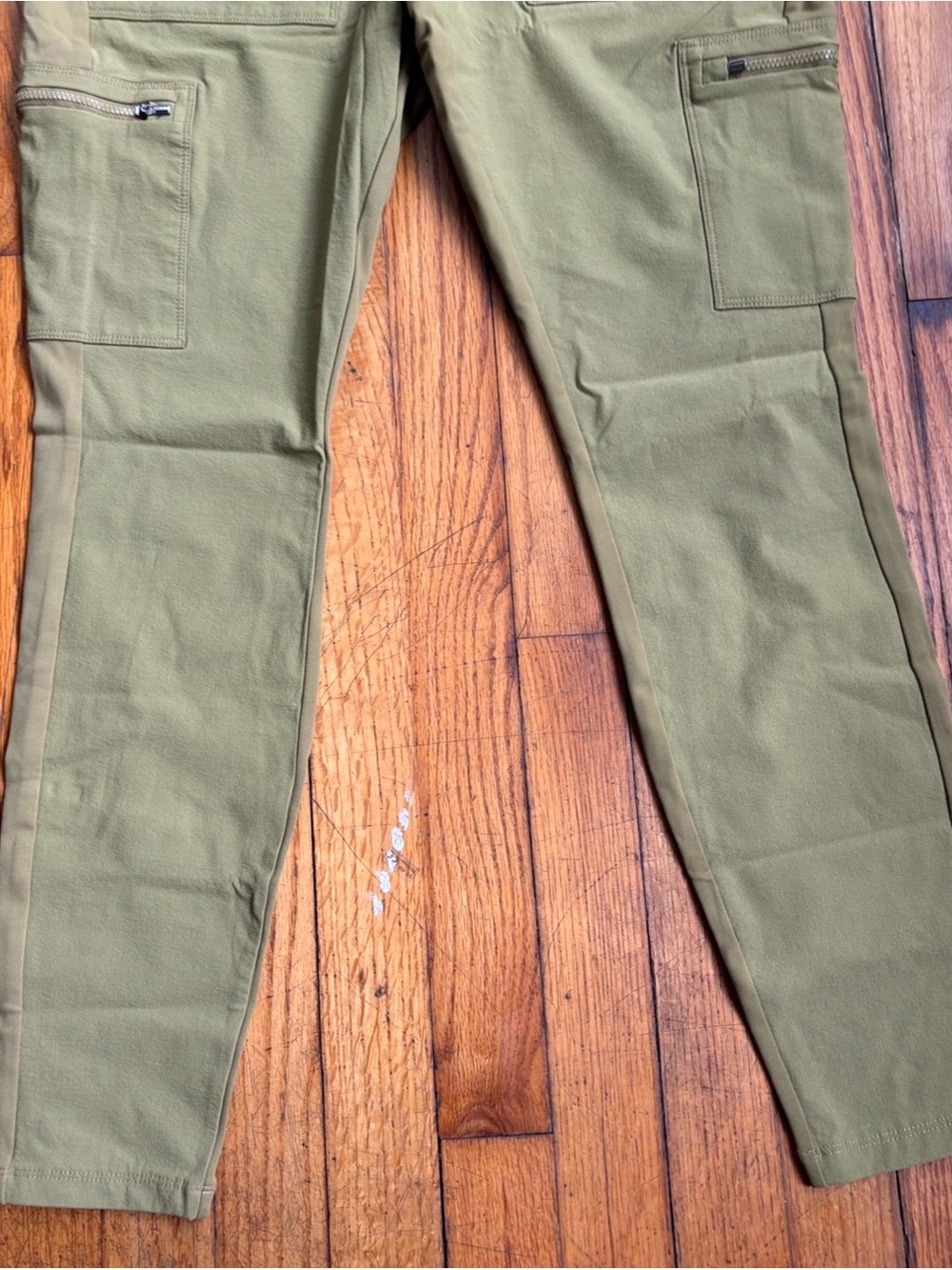 Athleta women’s Olive Green Performance Cargo Pants - Picture 9 of 11